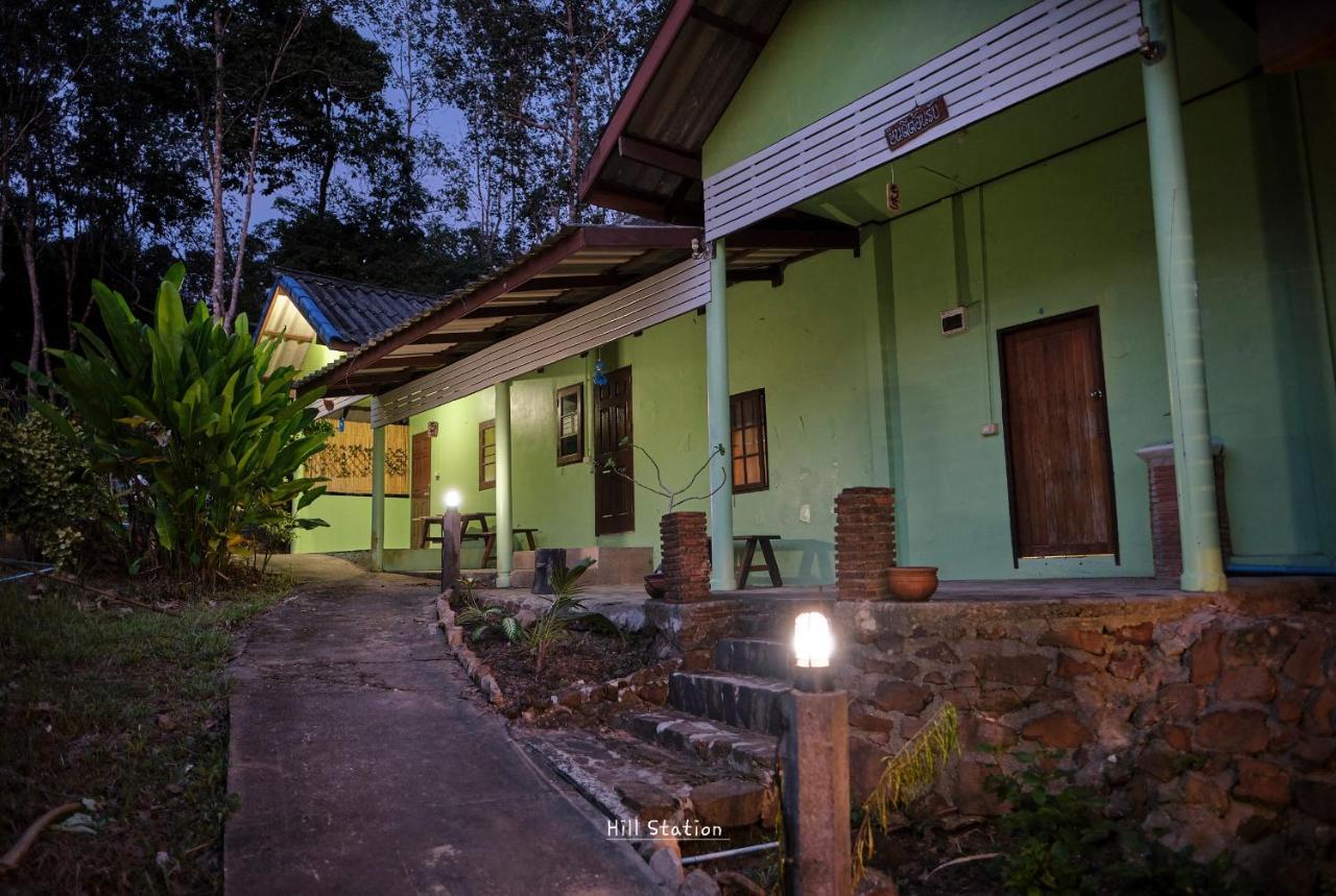 Hill Station Hostel At Chor Chaba Ko Kut Kültér fotó
