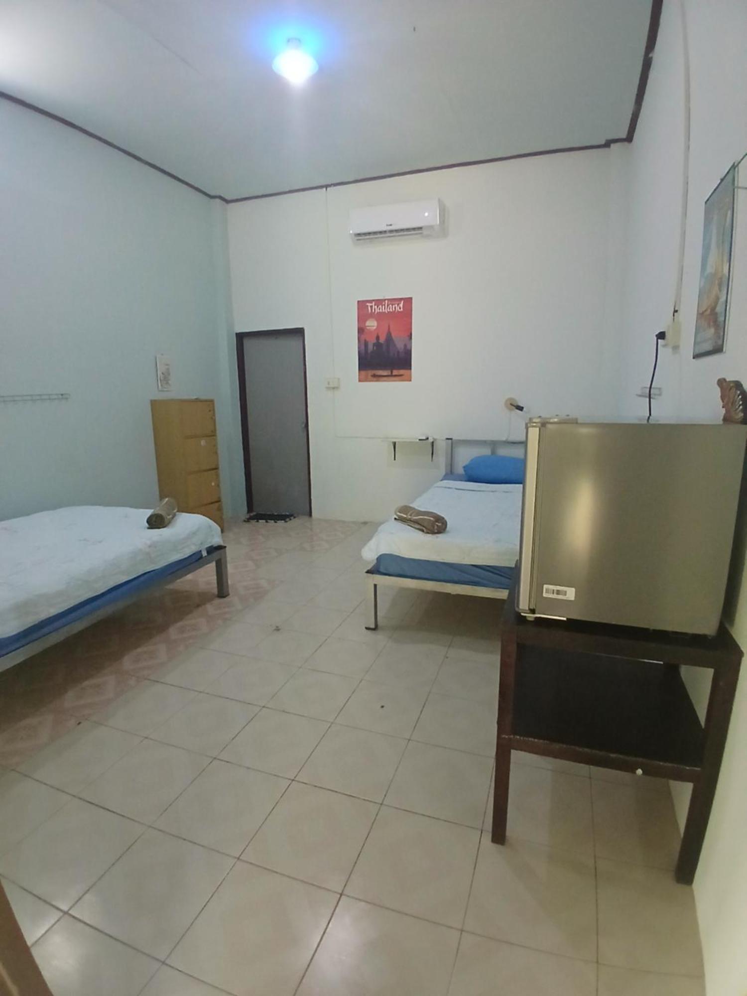 Hill Station Hostel At Chor Chaba Ko Kut Kültér fotó